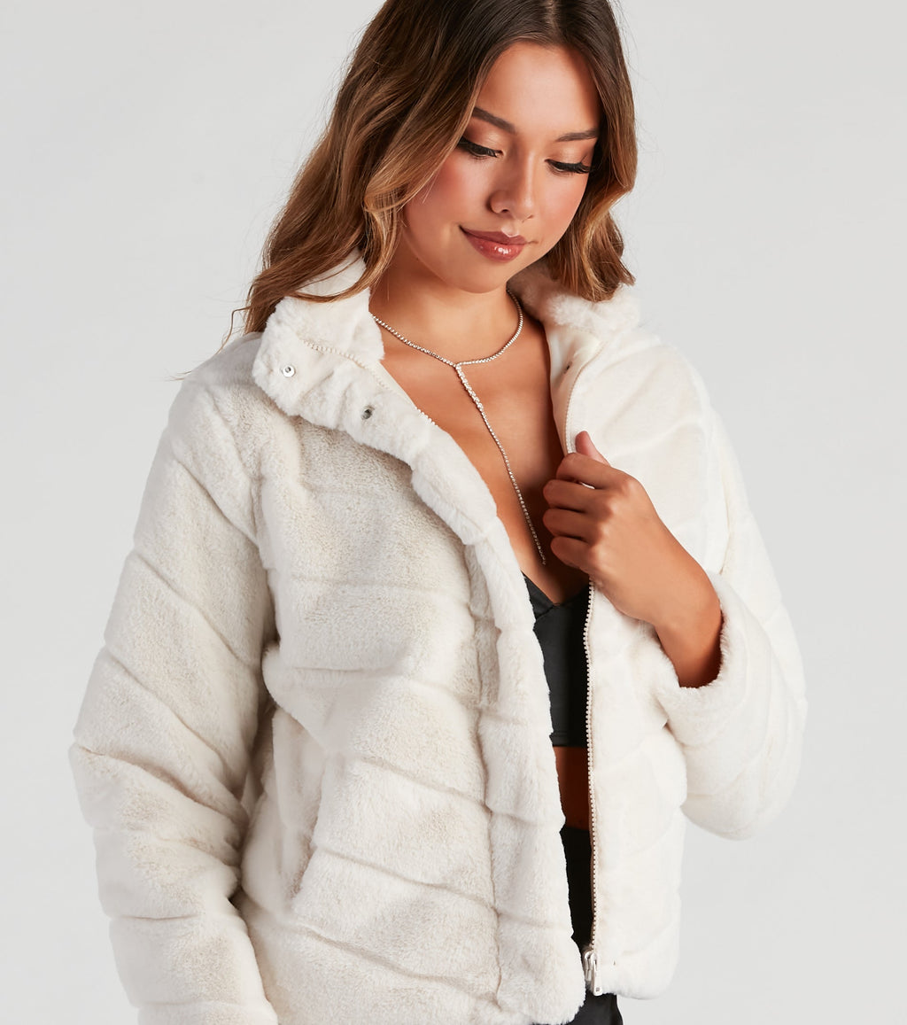 Chaqueta Corta de Pelo Sintético