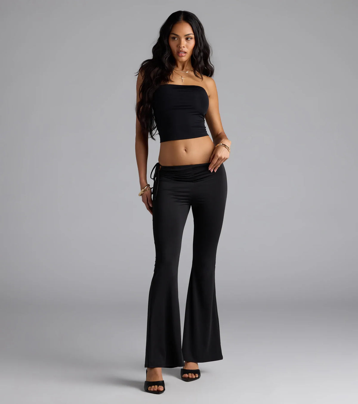 Pantalones Acampanados de Tiro Medio con Recorte