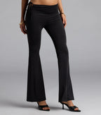Pantalones Acampanados de Tiro Medio con Recorte