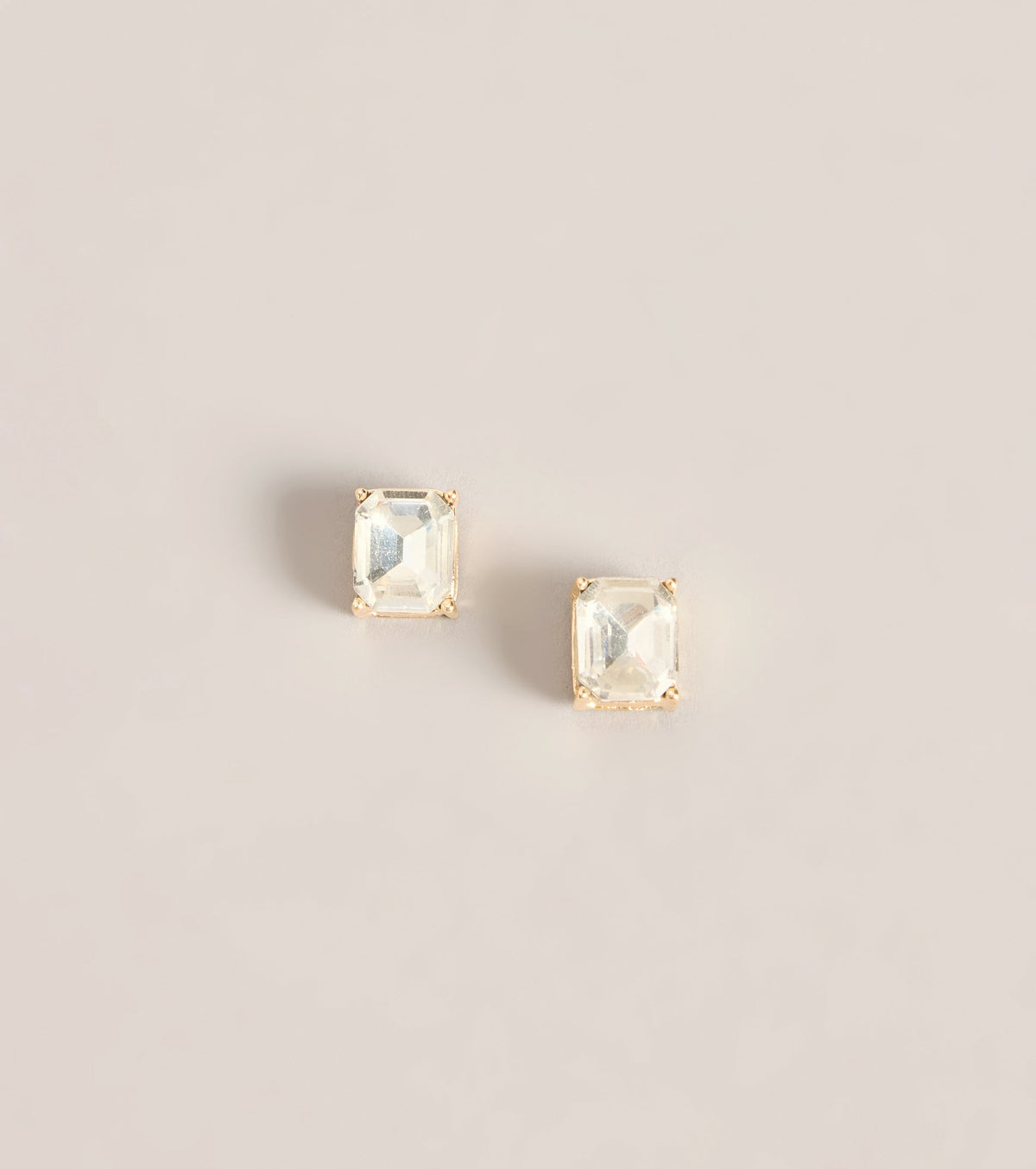 Pendientes Tachuela Gem Status Corte Esmeralda