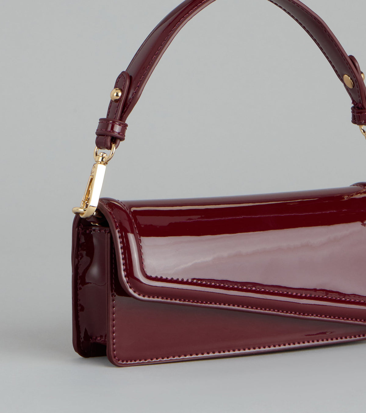 Bolso de Hombro Modern Edge Charol