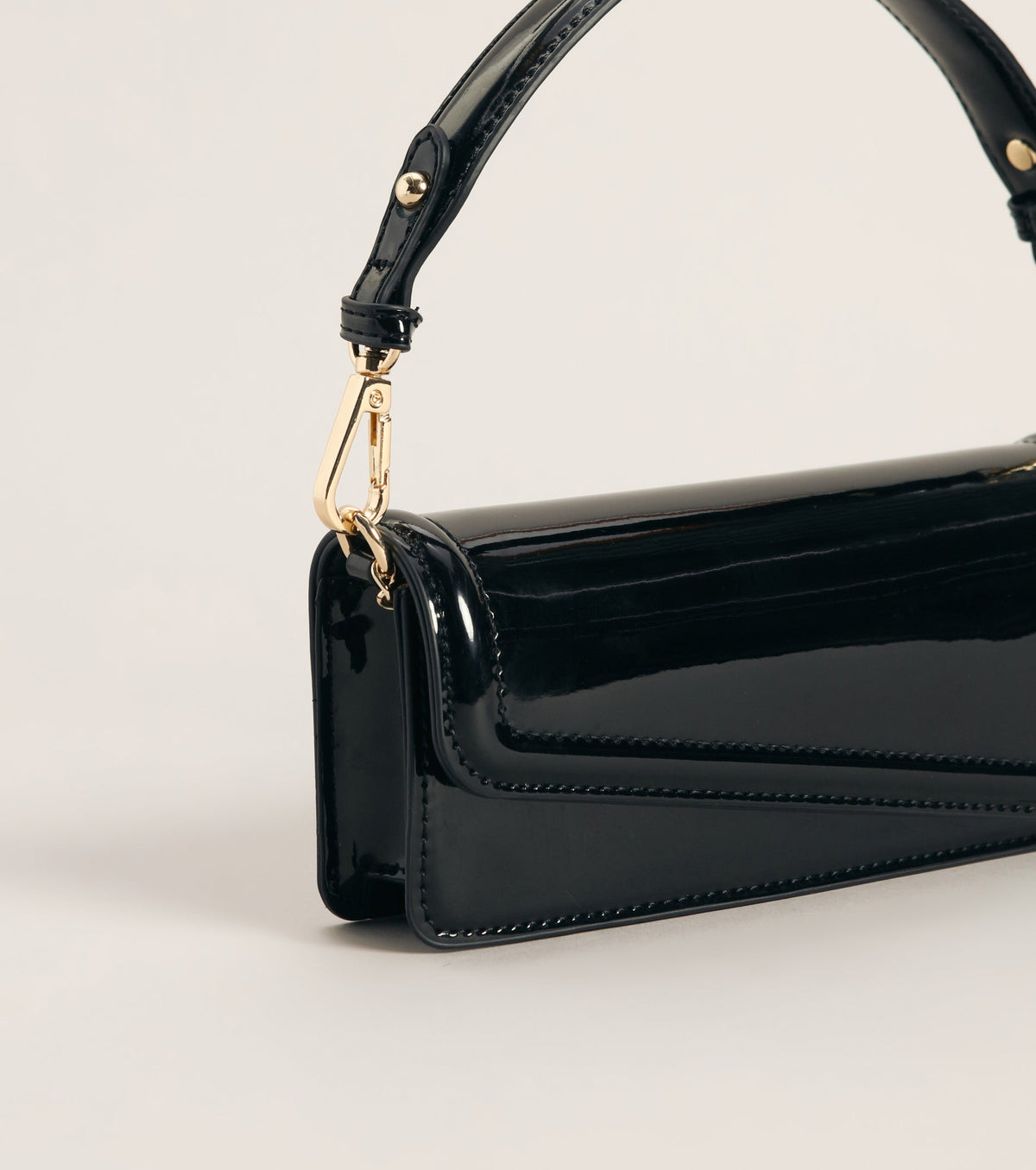 Bolso de Hombro Modern Edge Charol