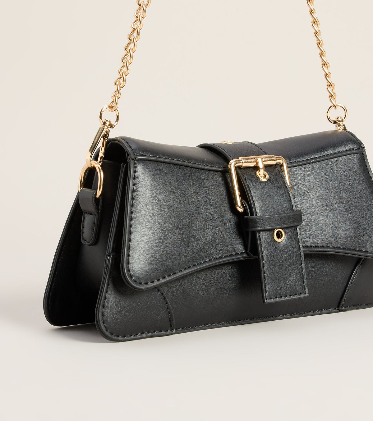 Bolso de Hombro Sleek Finish de Cuero Sintético