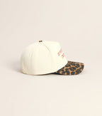 Gorra Trucker Text con Estampado Leopardo