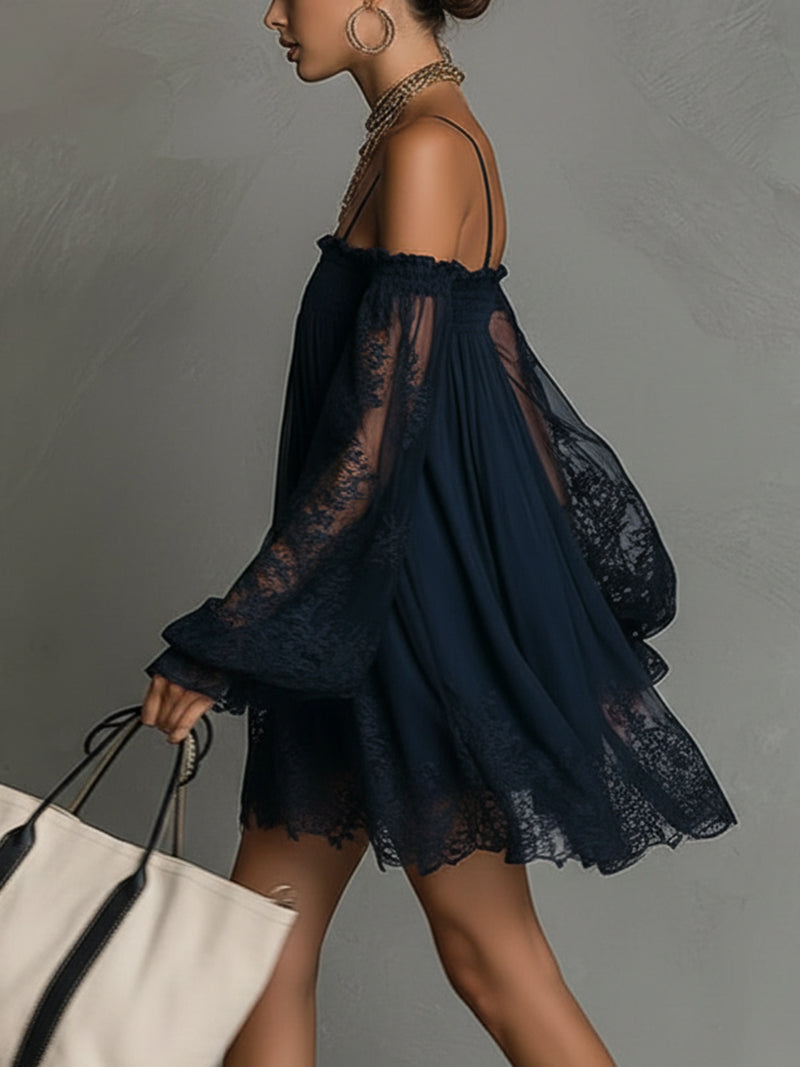 Noémie | Vestido corto de mousseline azul marino con hombros al descubierto y acabados de encaje