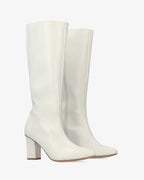 Bota de tacón en blanco suave