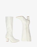 Bota de tacón en blanco suave