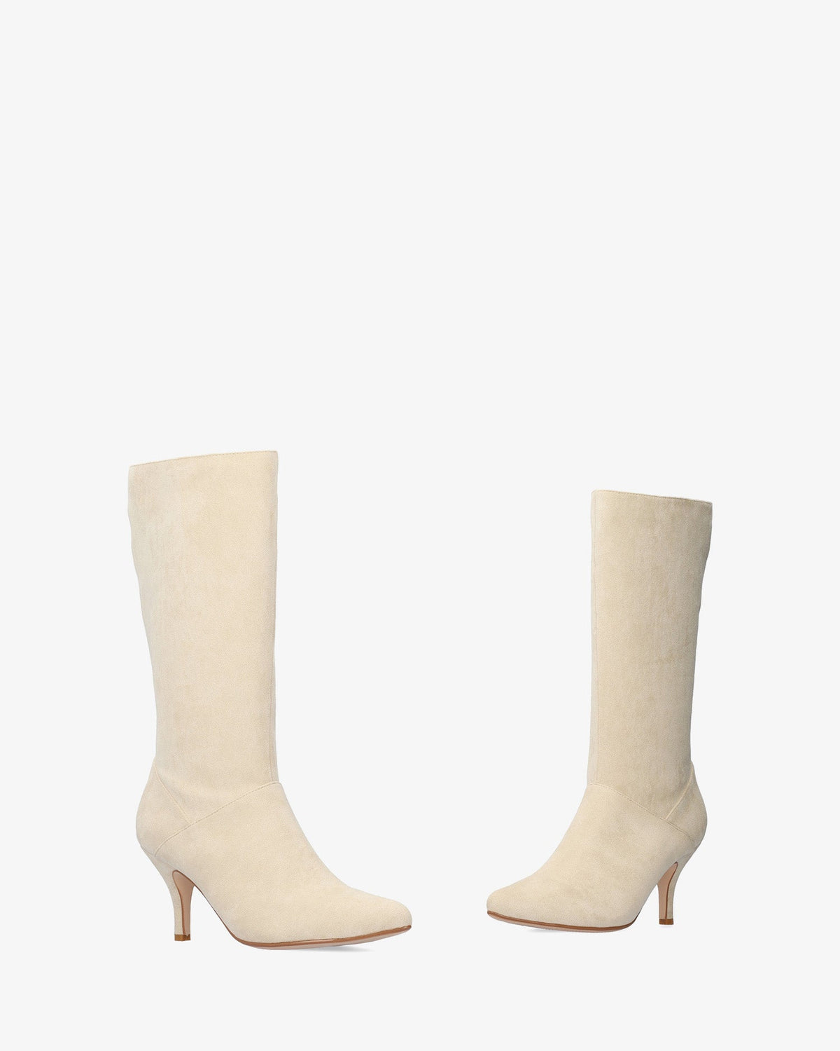 Bota alta en símil ante crema