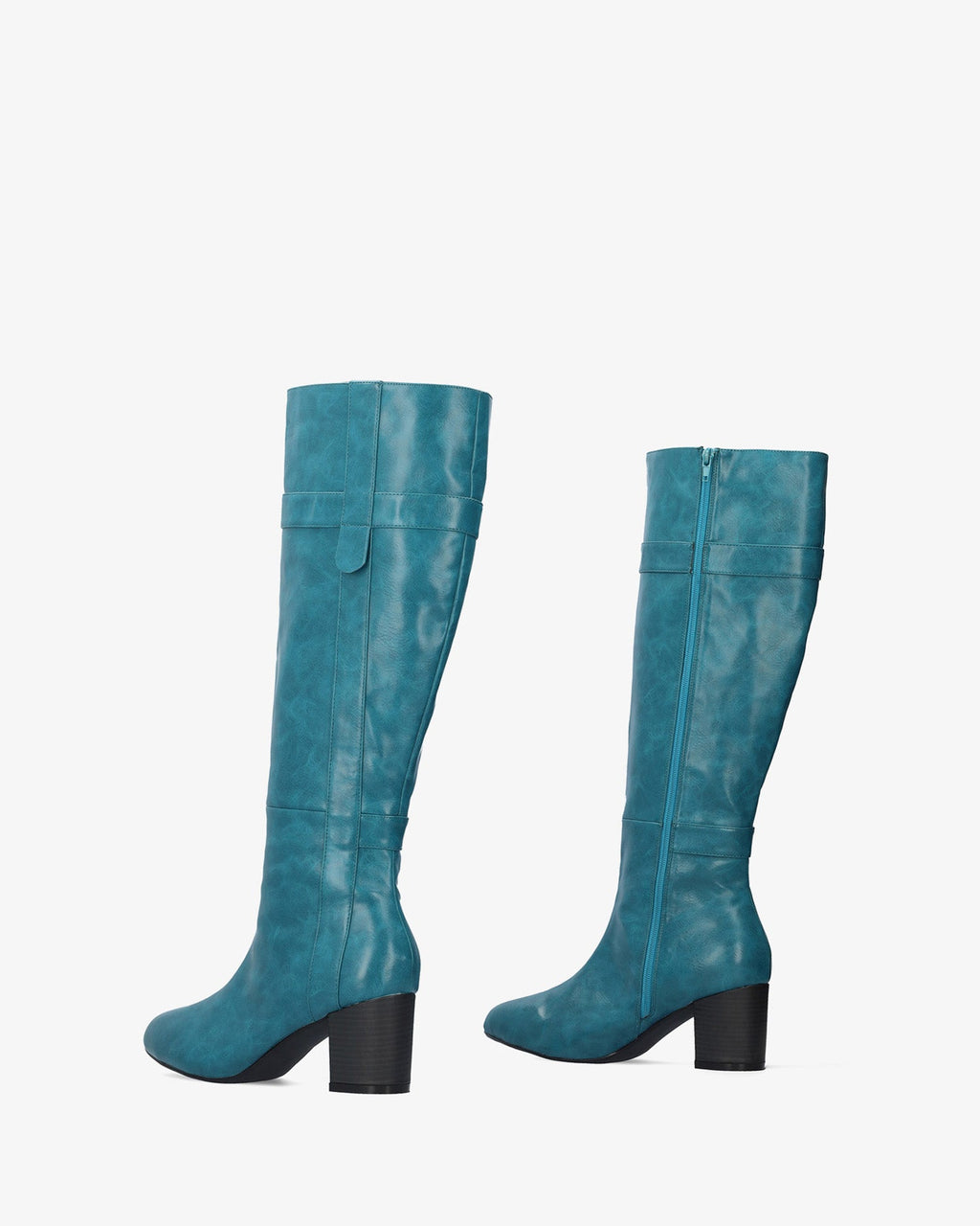 Bota alta de color azul suave