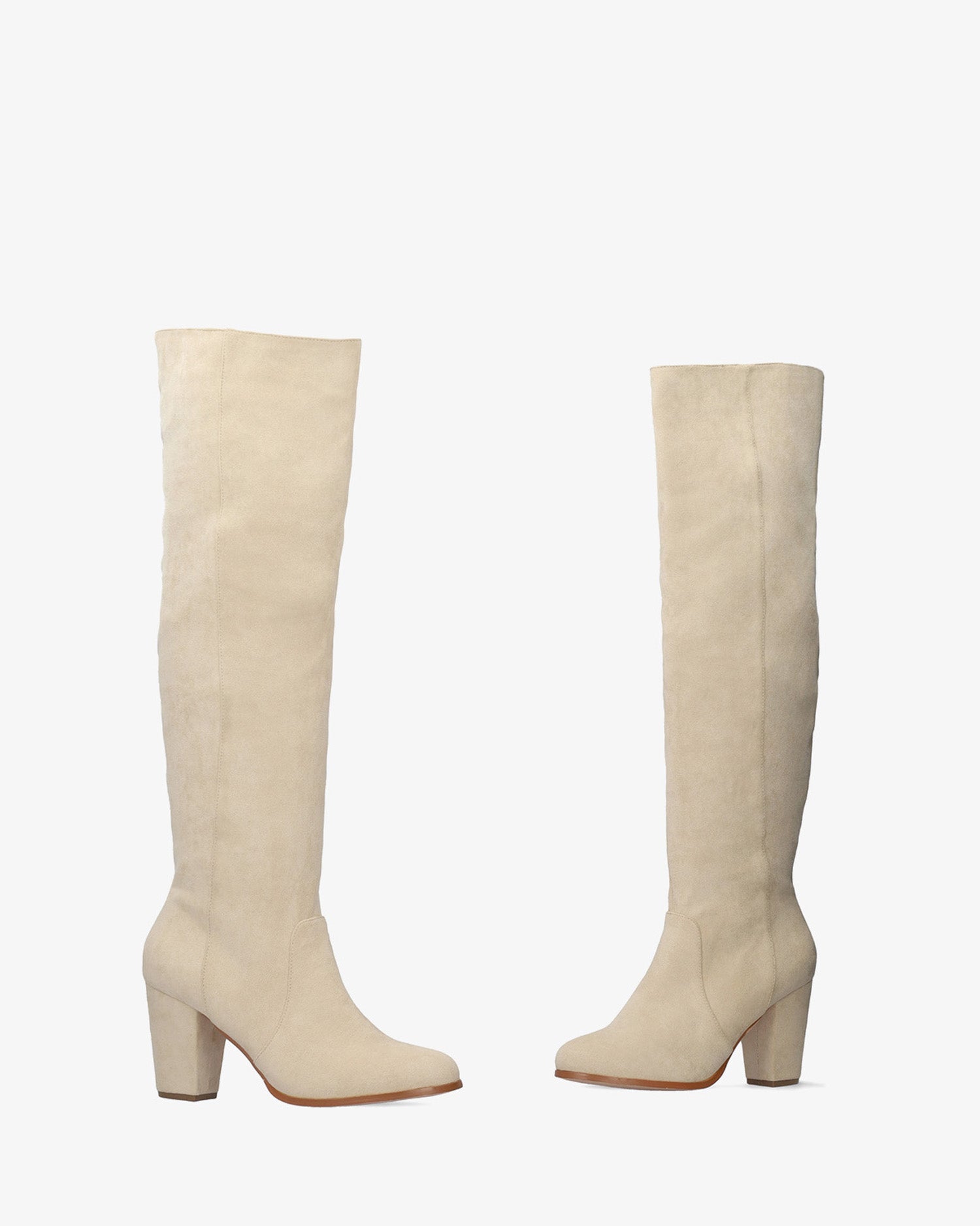 Bota de tacón en símil ante crema