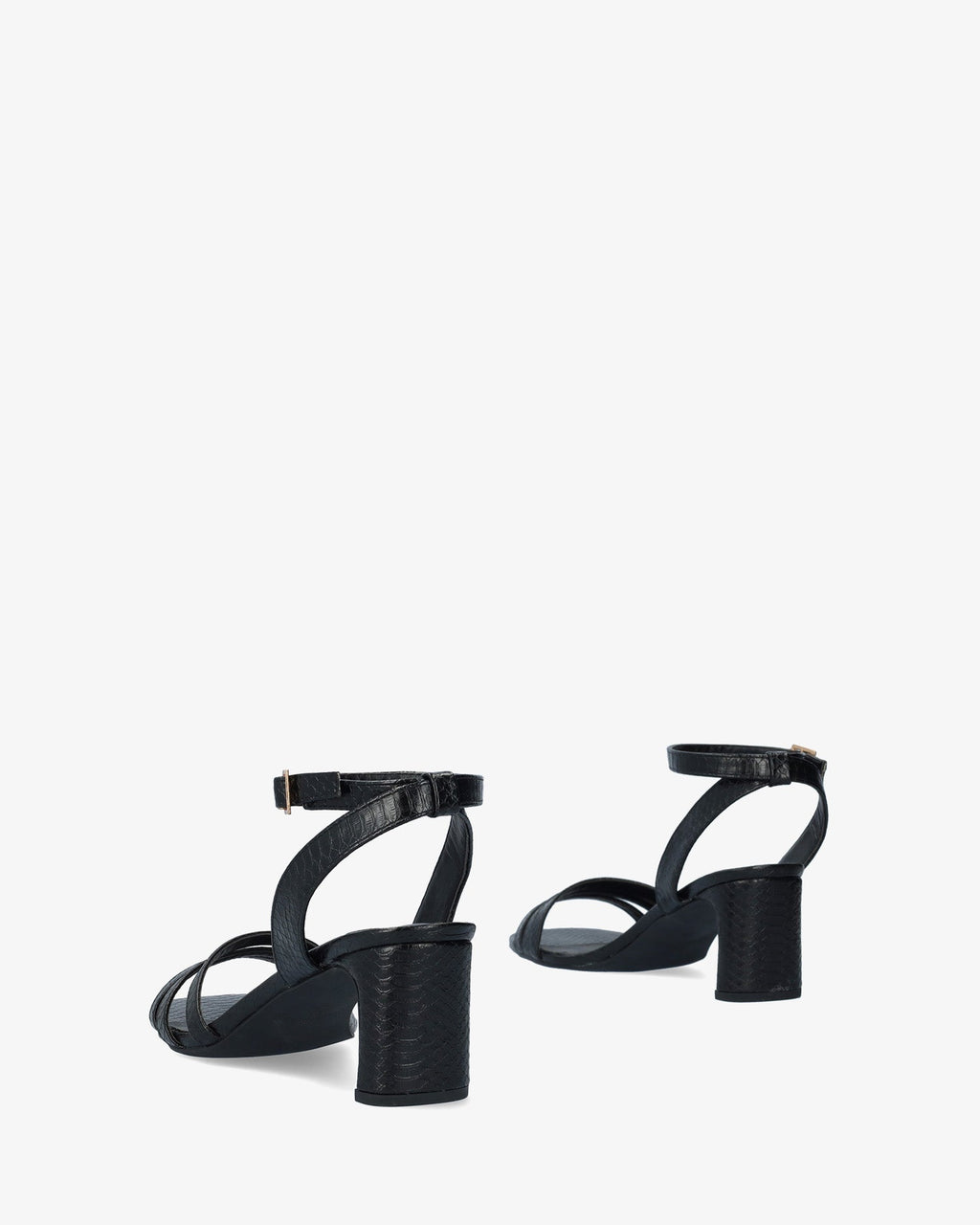 Sandalia en soft snake negro con tacón semi-cuadrado