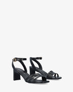 Sandalia en soft snake negro con tacón semi-cuadrado