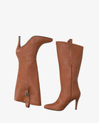 Bota alta con tacón en color camel suave
