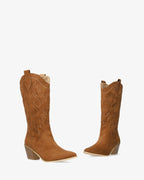 Bota vaquera en símil de ante color camel