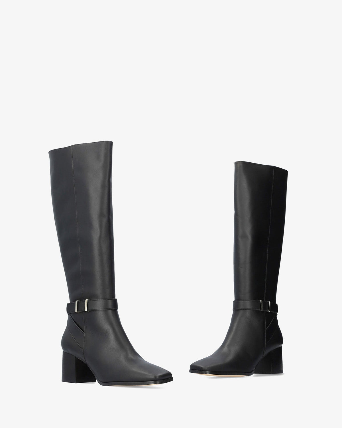 Bota alta en piel negra