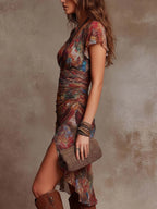 Martina | Vestido midi plisado con cuello en V y estampado de arte abstracto de estilo bohemio