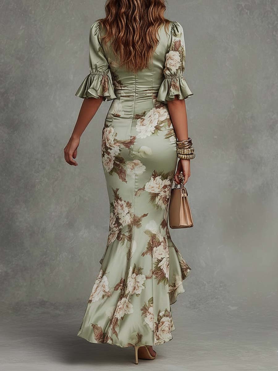 Anne | Vestido largo asimétrico de satén verde con cuello en V, mangas abullonadas y estampado floral