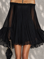 Océano | Vestido mini negro con mangas acampanadas y hombros al descubierto fruncidos