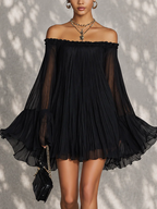 Océano | Vestido mini negro con mangas acampanadas y hombros al descubierto fruncidos