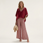 Julia | Conjunto de top con cuello en V estilo «varsity» y pantalones a rayas